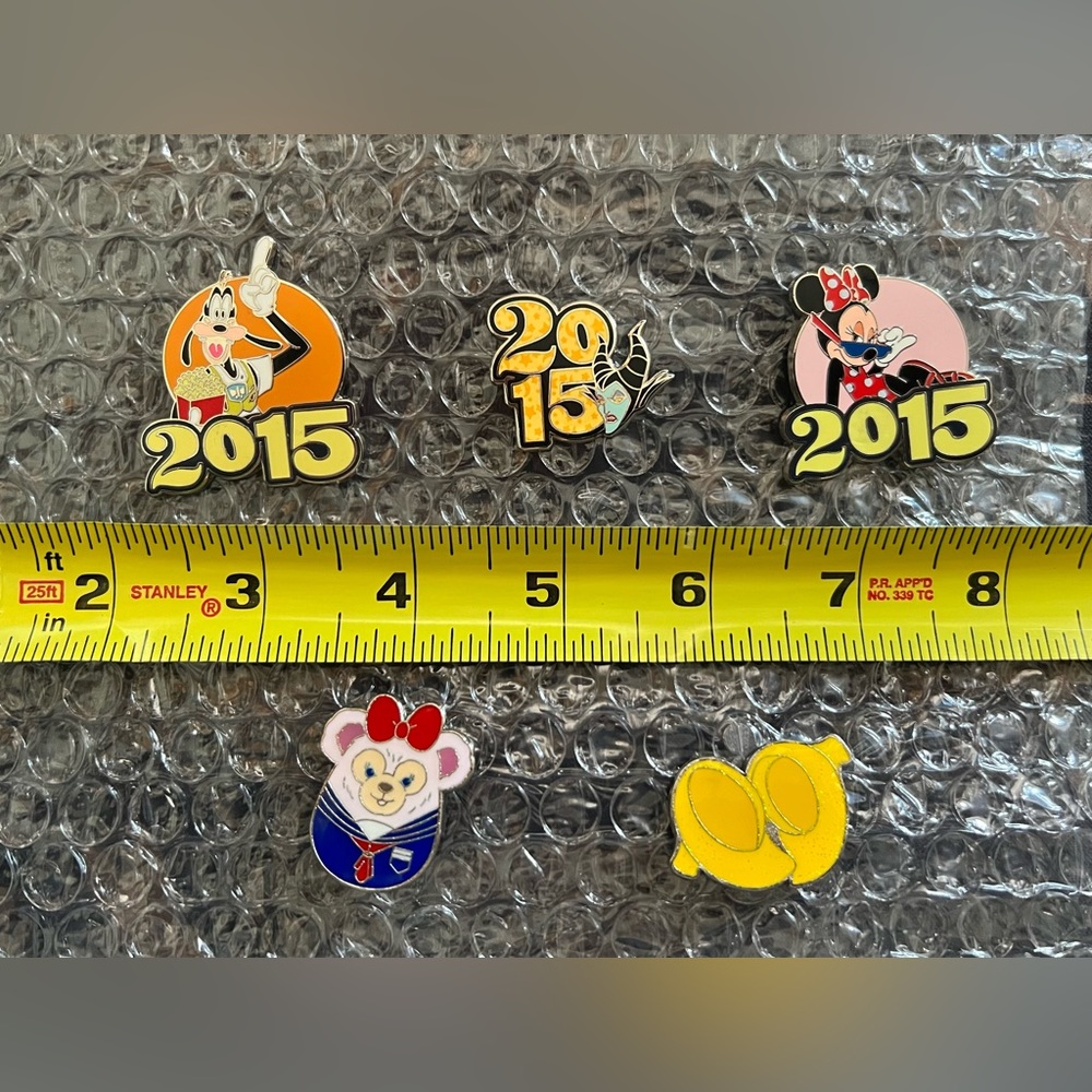 Disney Pins - 2015 Pins - Picture 4 of 4